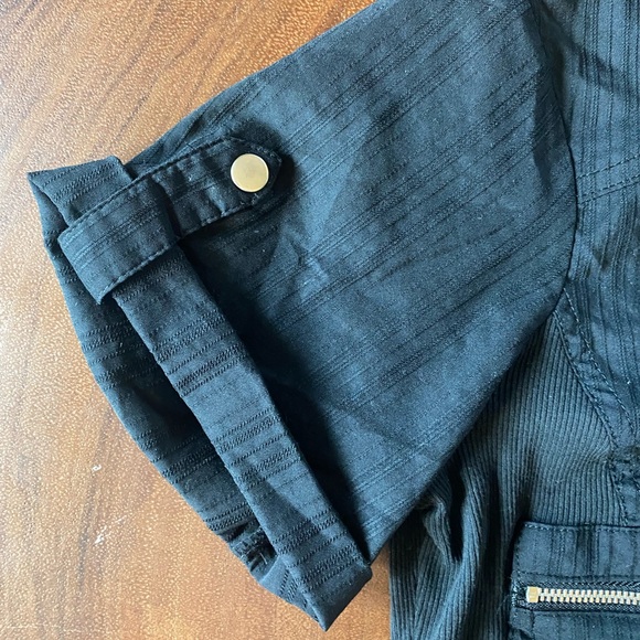 Guess Women's Black Zip-Up Top/ Size Large - Picture 3 of 5